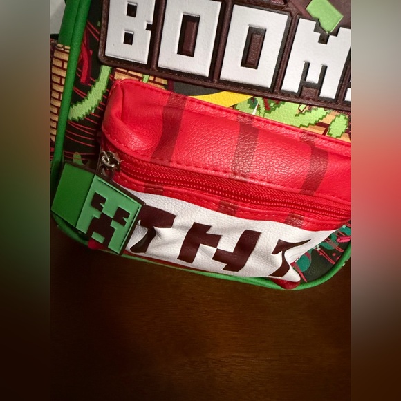 Minecraft Explosion TNT Women's Mini Backpack, Green 11’’ adjustable bag new - Picture 3 of 8